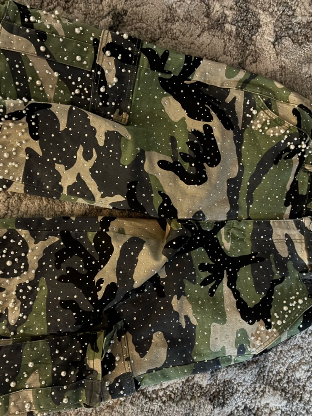 Men Camo Cargo Pants with Pearl Embellishments - Green